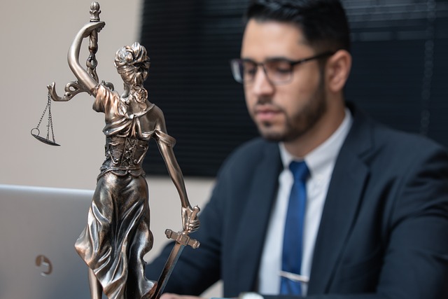 Dobry adwokat Warszawa – jak znaleźć specjalistę? 